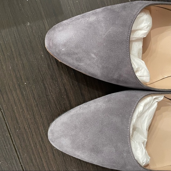 Manolo Blahnik Listony Block-Heel Suede Pumps - Picture 3 of 12